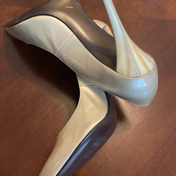 Stilettos Patent Leather, gold tone. - Picture 4 of 4